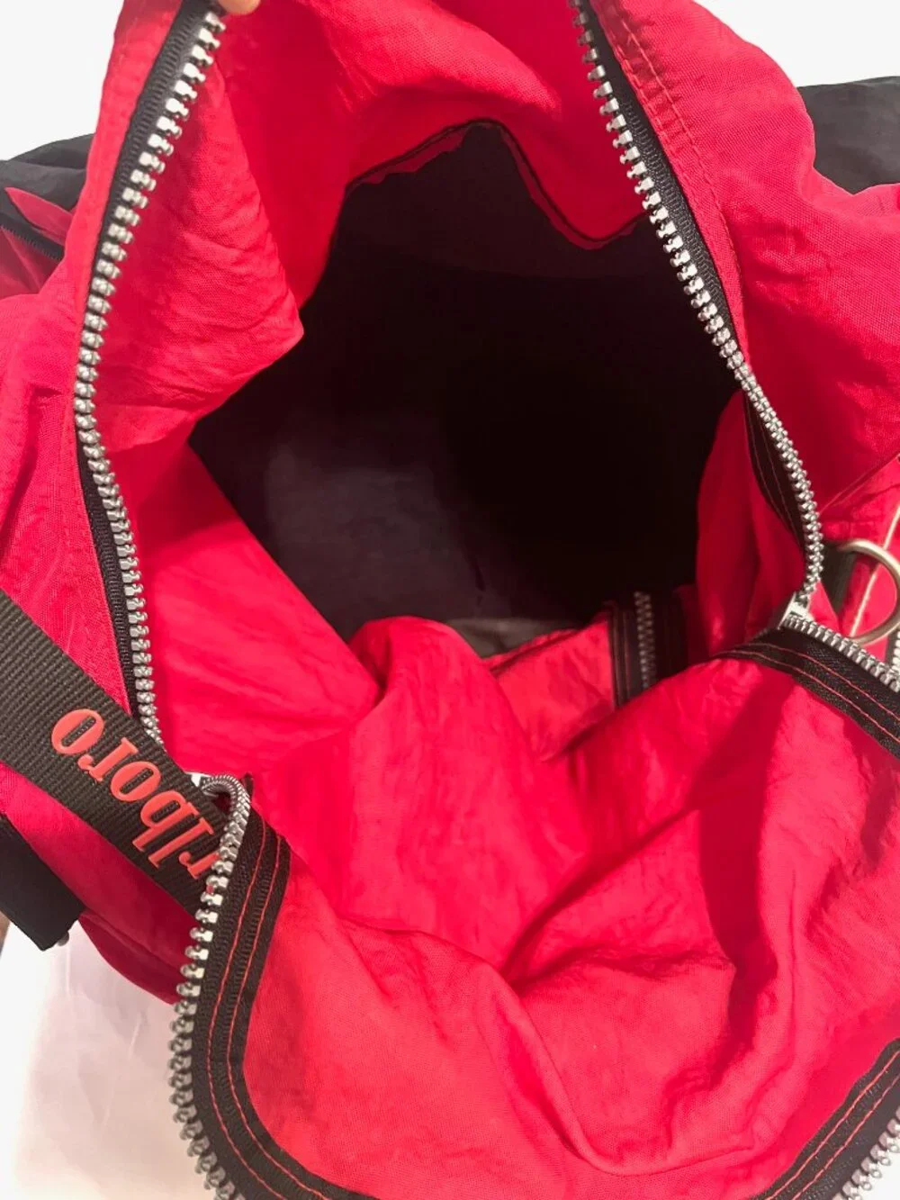 Marlboro Vintage Large Red/Black/White Duffle Bag-Nylon-Lightweight-Travel